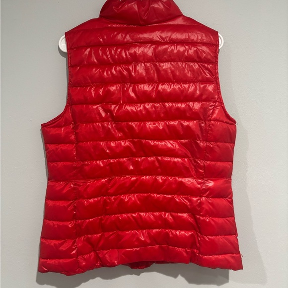 Relativity Red Quilted Vest Weather-Resistant Sleeveless NWOT - Picture 2 of 2
